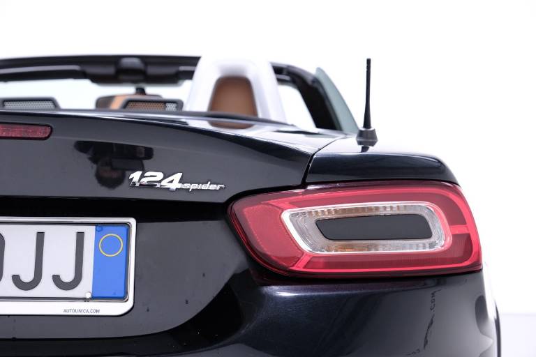FIAT 124 Spider 43