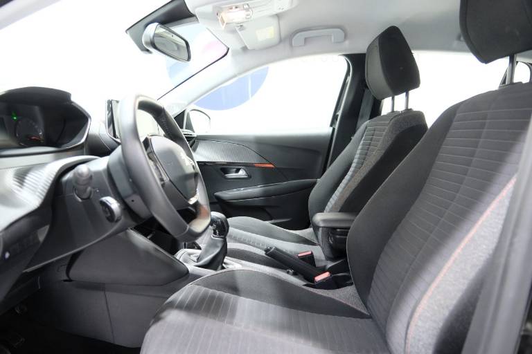 PEUGEOT 208 20