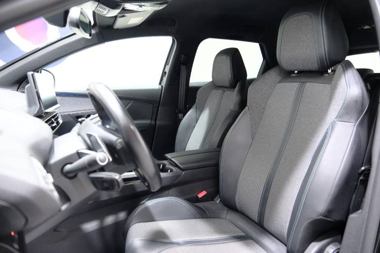 PEUGEOT 3008 6
