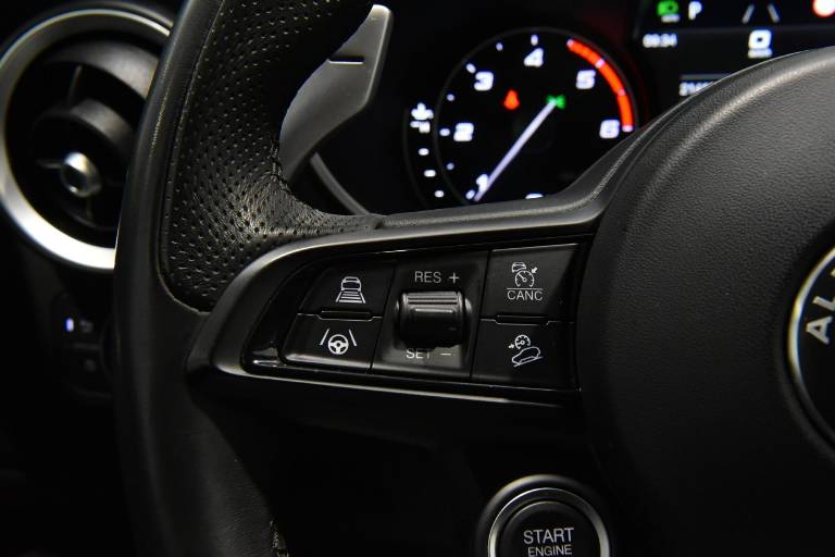 ALFA ROMEO Stelvio 7