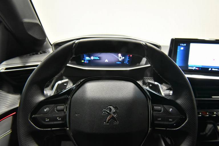 PEUGEOT 208 9
