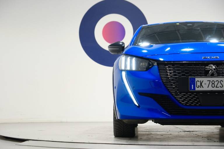 PEUGEOT 208 47
