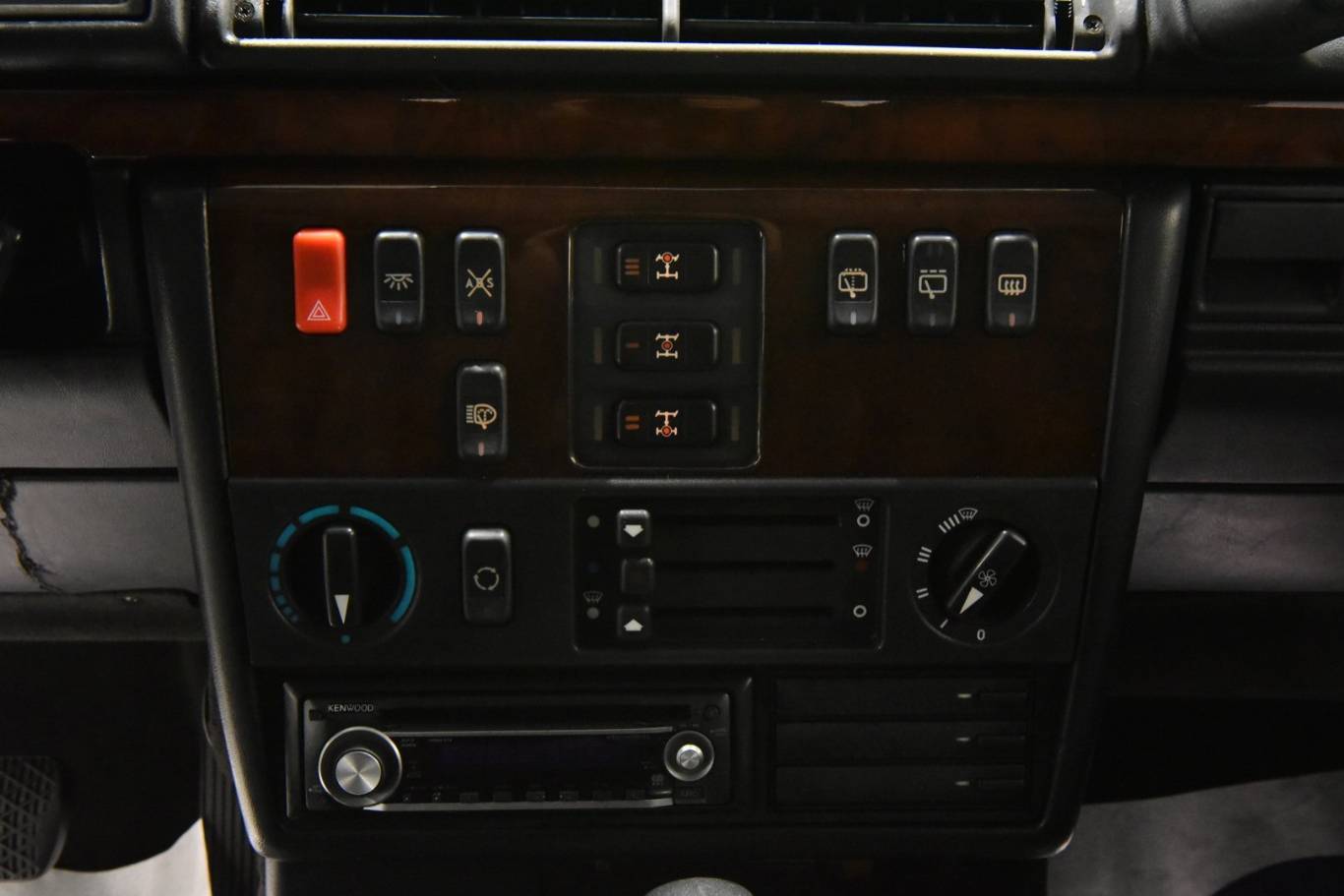 MERCEDES-BENZ G 320 12