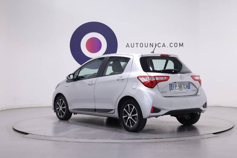 TOYOTA Yaris 16