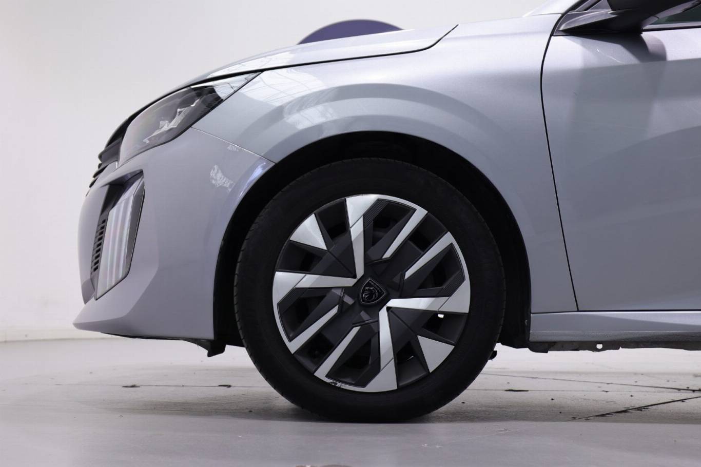 PEUGEOT 208 18
