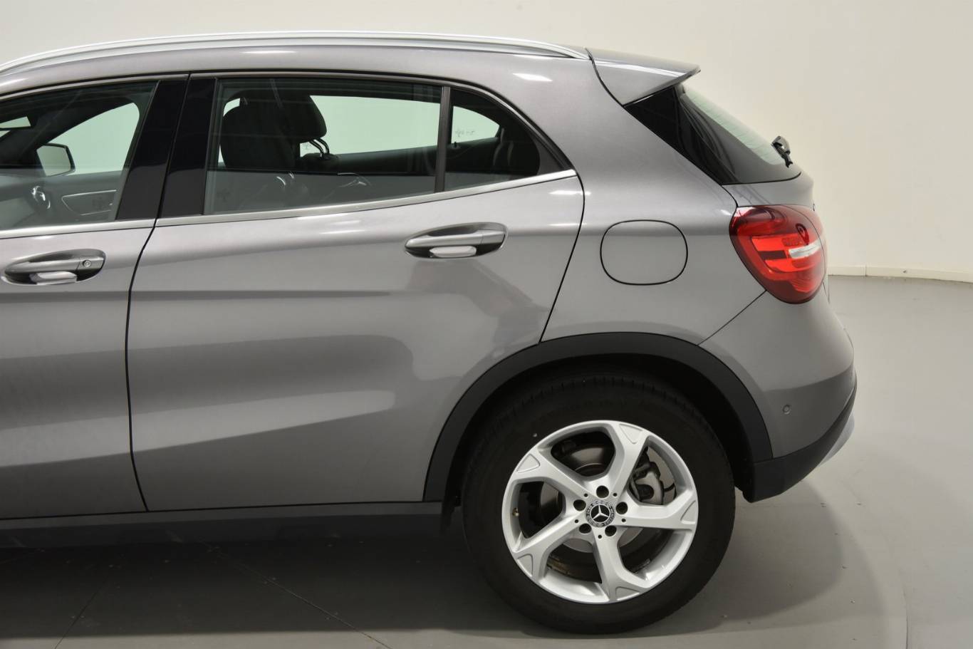 MERCEDES-BENZ GLA 200 59