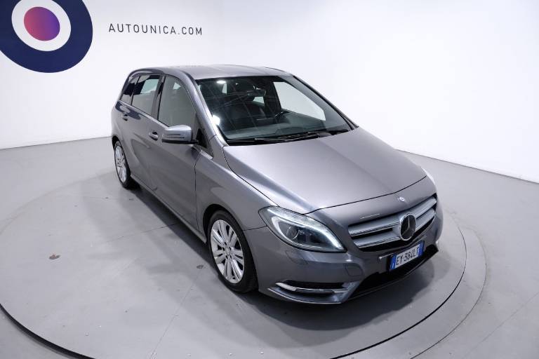 MERCEDES-BENZ B 200 54