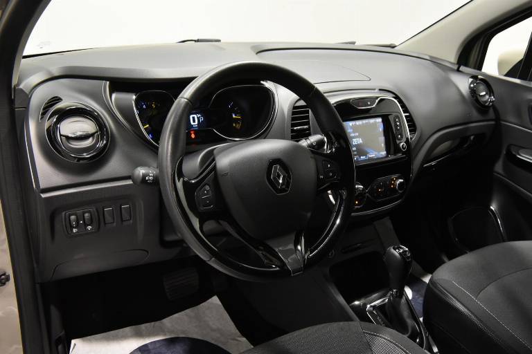 RENAULT Captur 3
