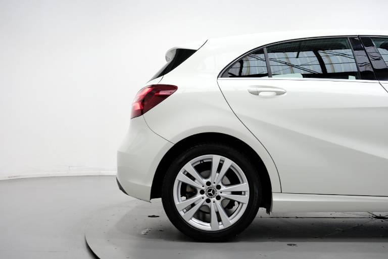 MERCEDES-BENZ A 180 53