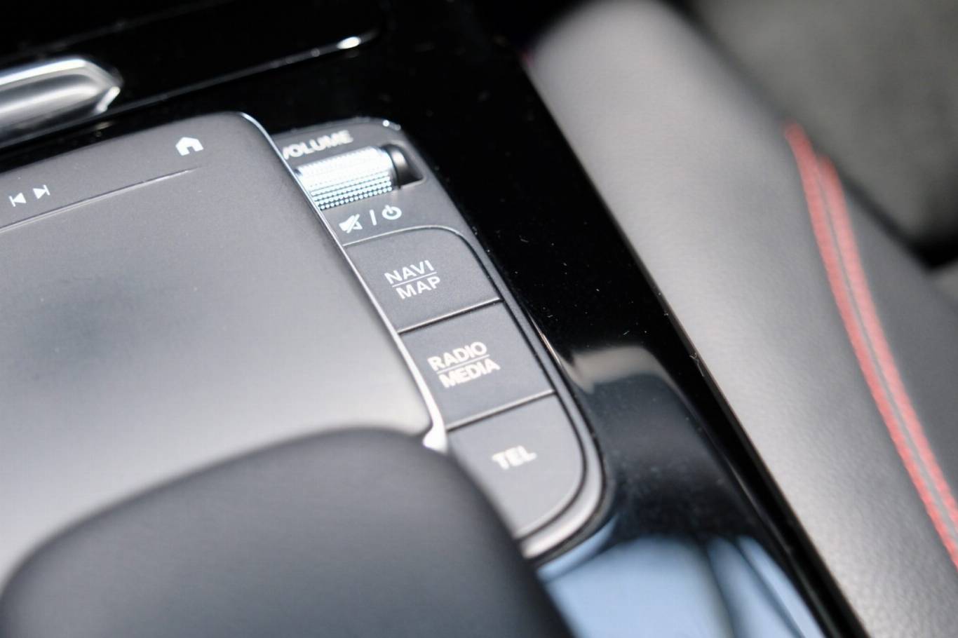 MERCEDES-BENZ A 200 37