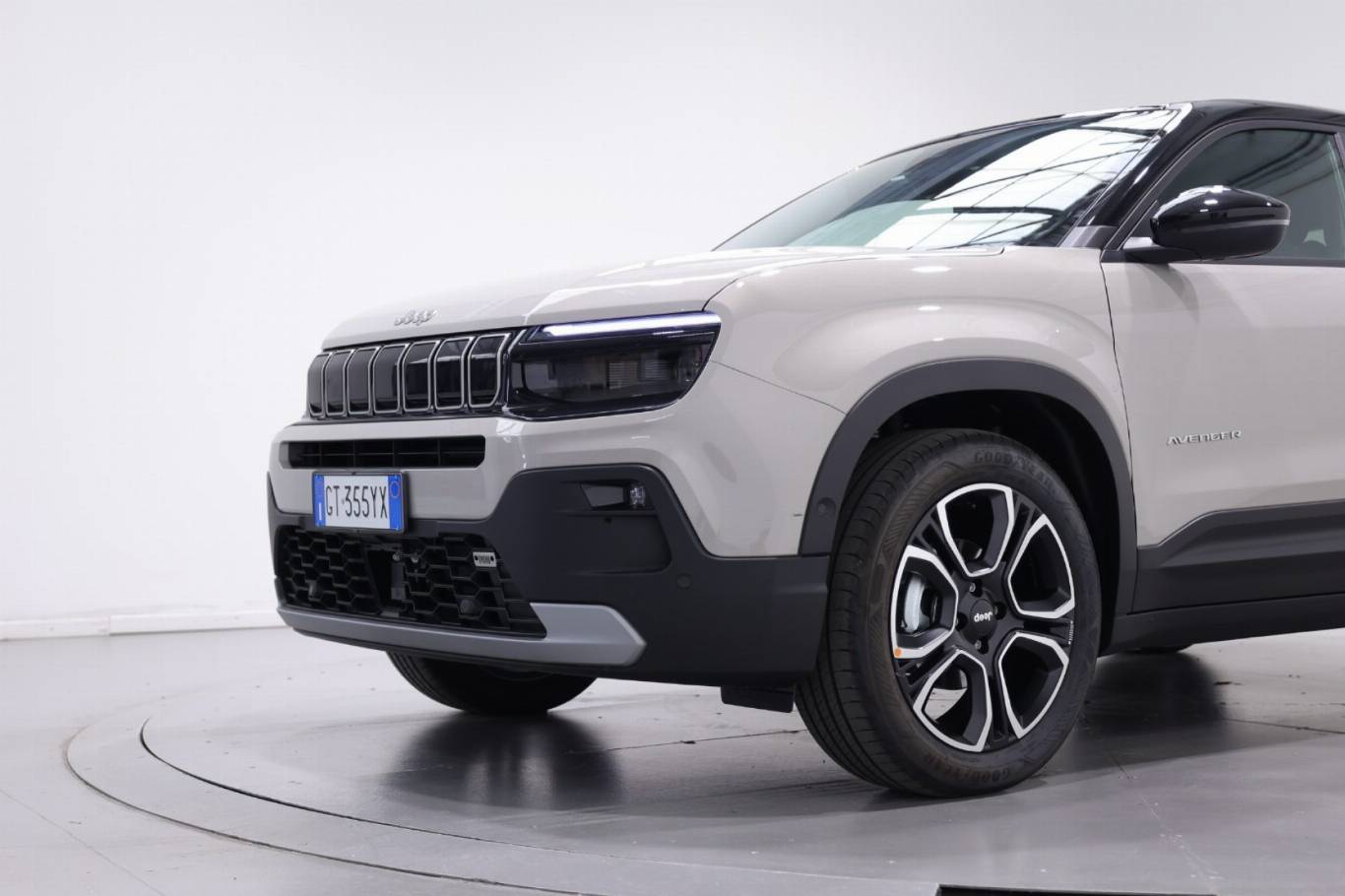 JEEP Avenger 11