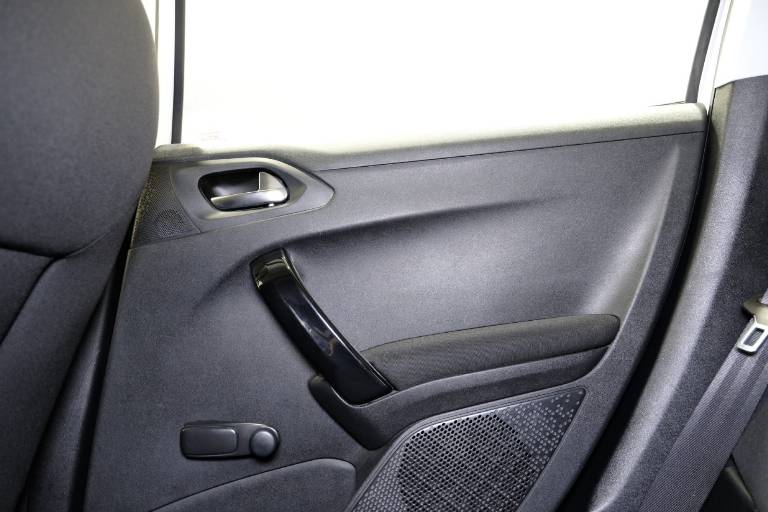 PEUGEOT 208 35