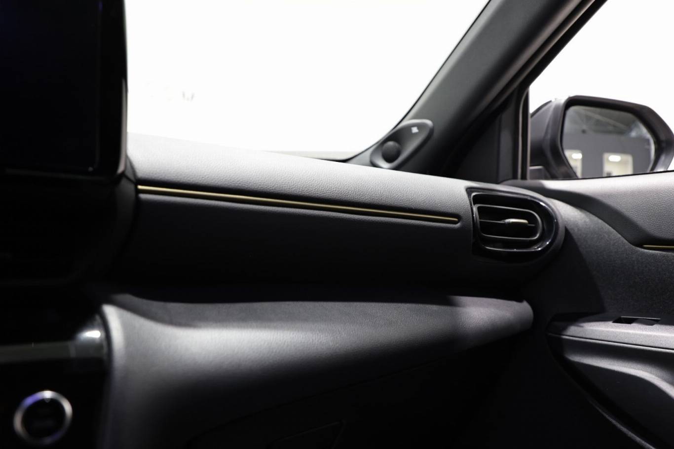 TOYOTA Yaris Cross 55