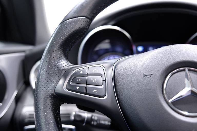 MERCEDES-BENZ C 220 21