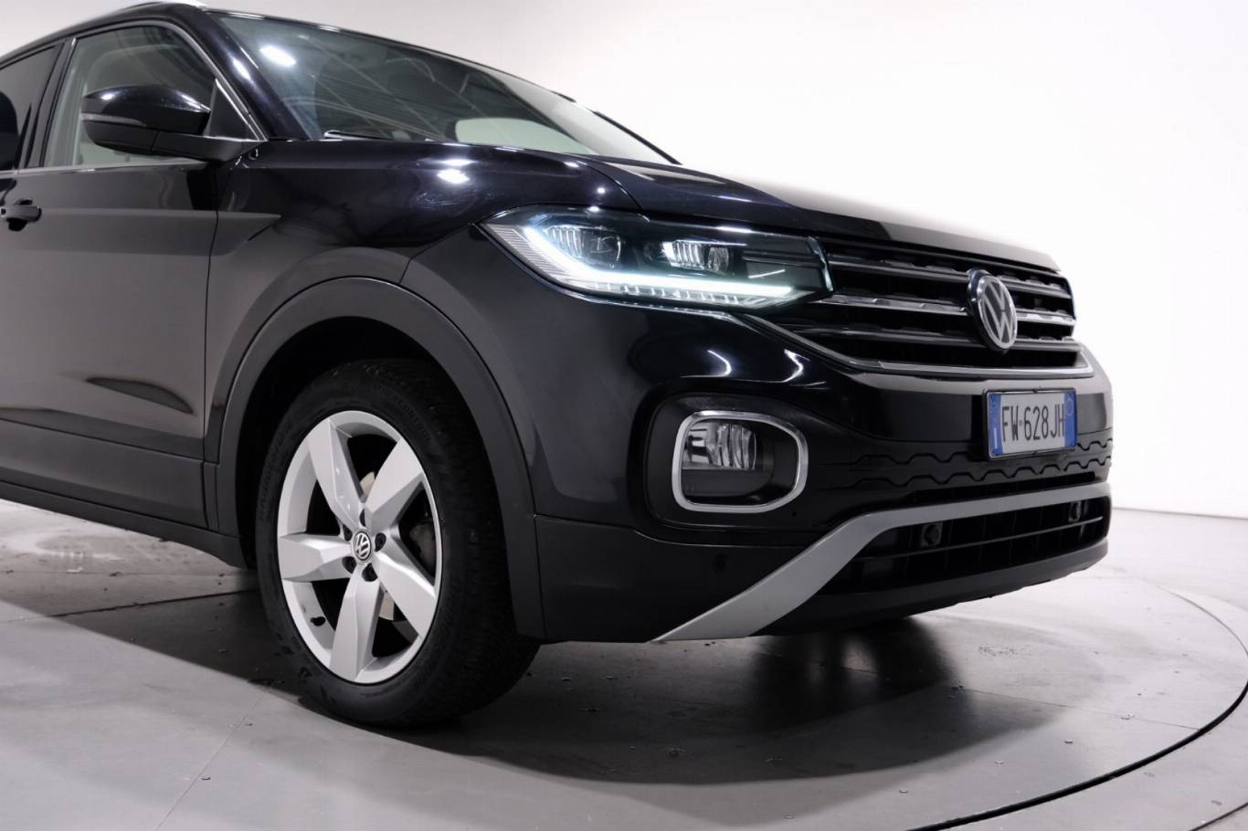 VOLKSWAGEN T-Cross 55