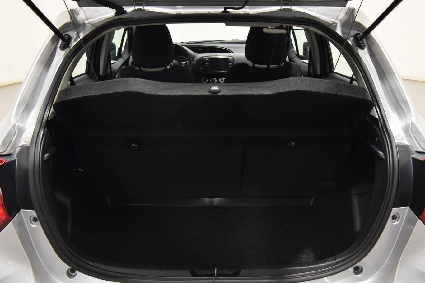 TOYOTA Yaris 37