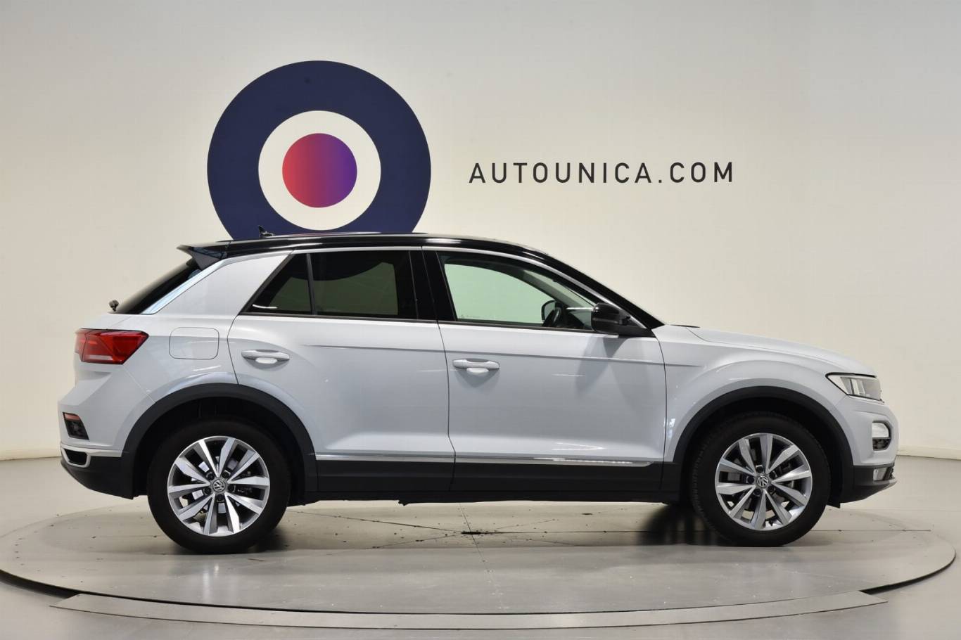 VOLKSWAGEN T-Roc 11