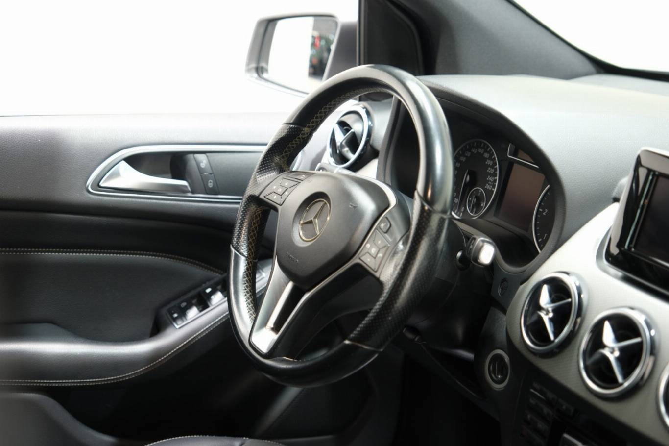 MERCEDES-BENZ B 180 49