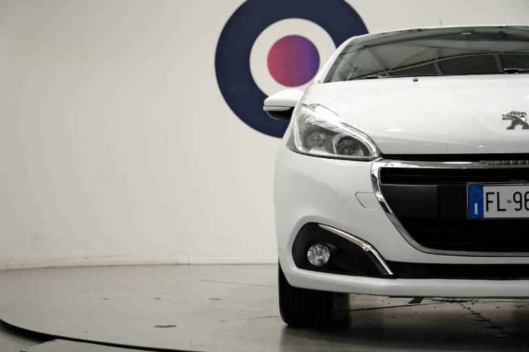 PEUGEOT 208 44