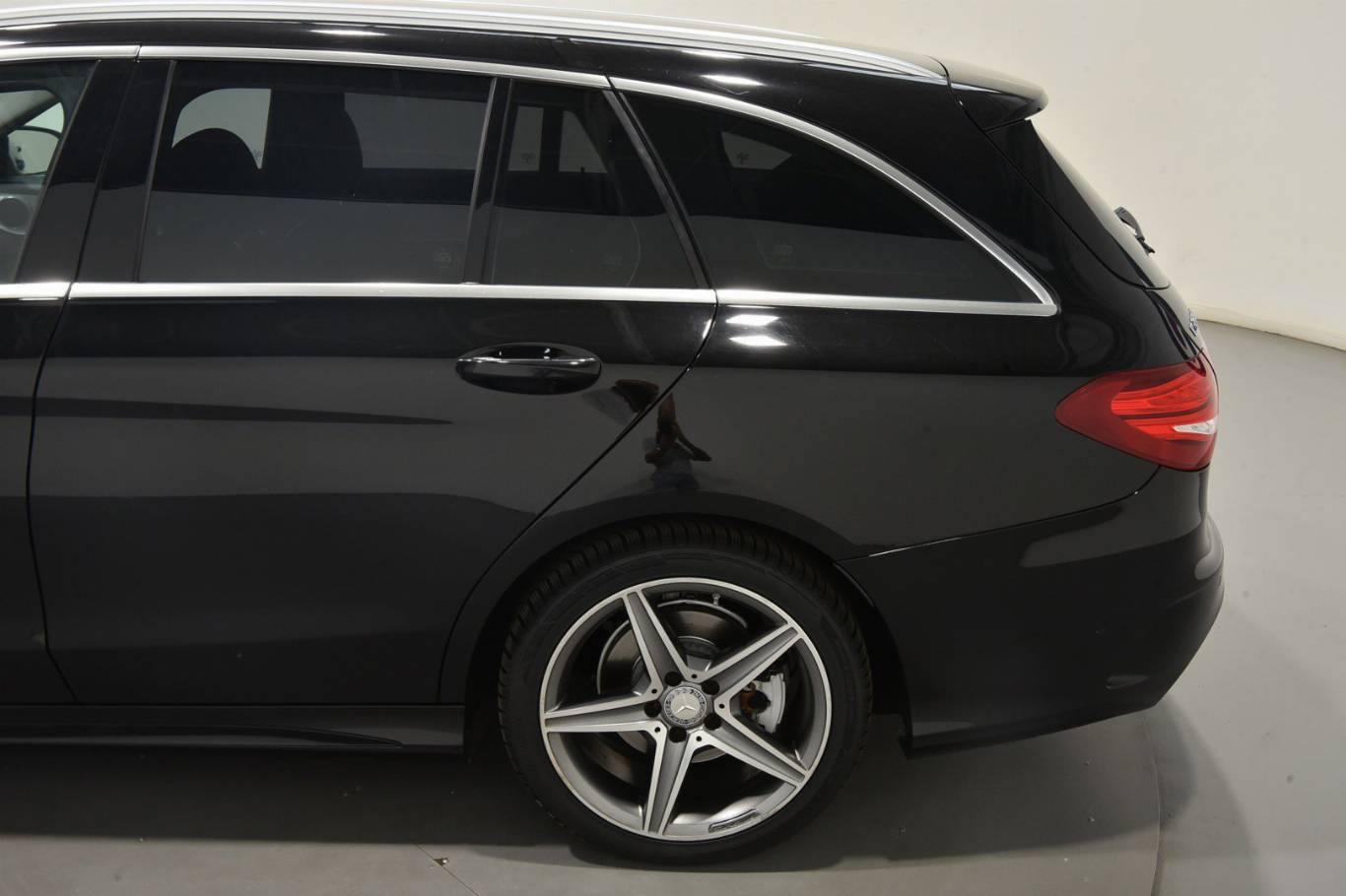 MERCEDES-BENZ C 220 46