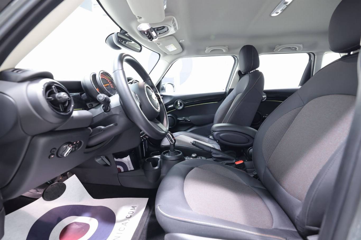 MINI Cooper 5