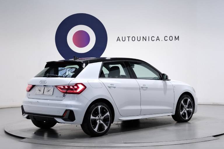 AUDI A1 9