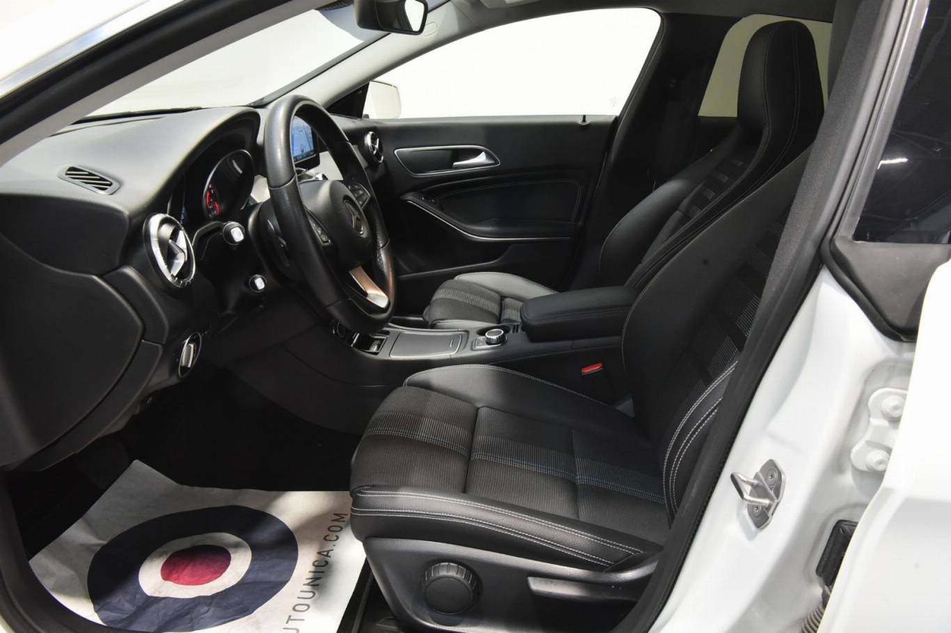 MERCEDES-BENZ CLA 180 4