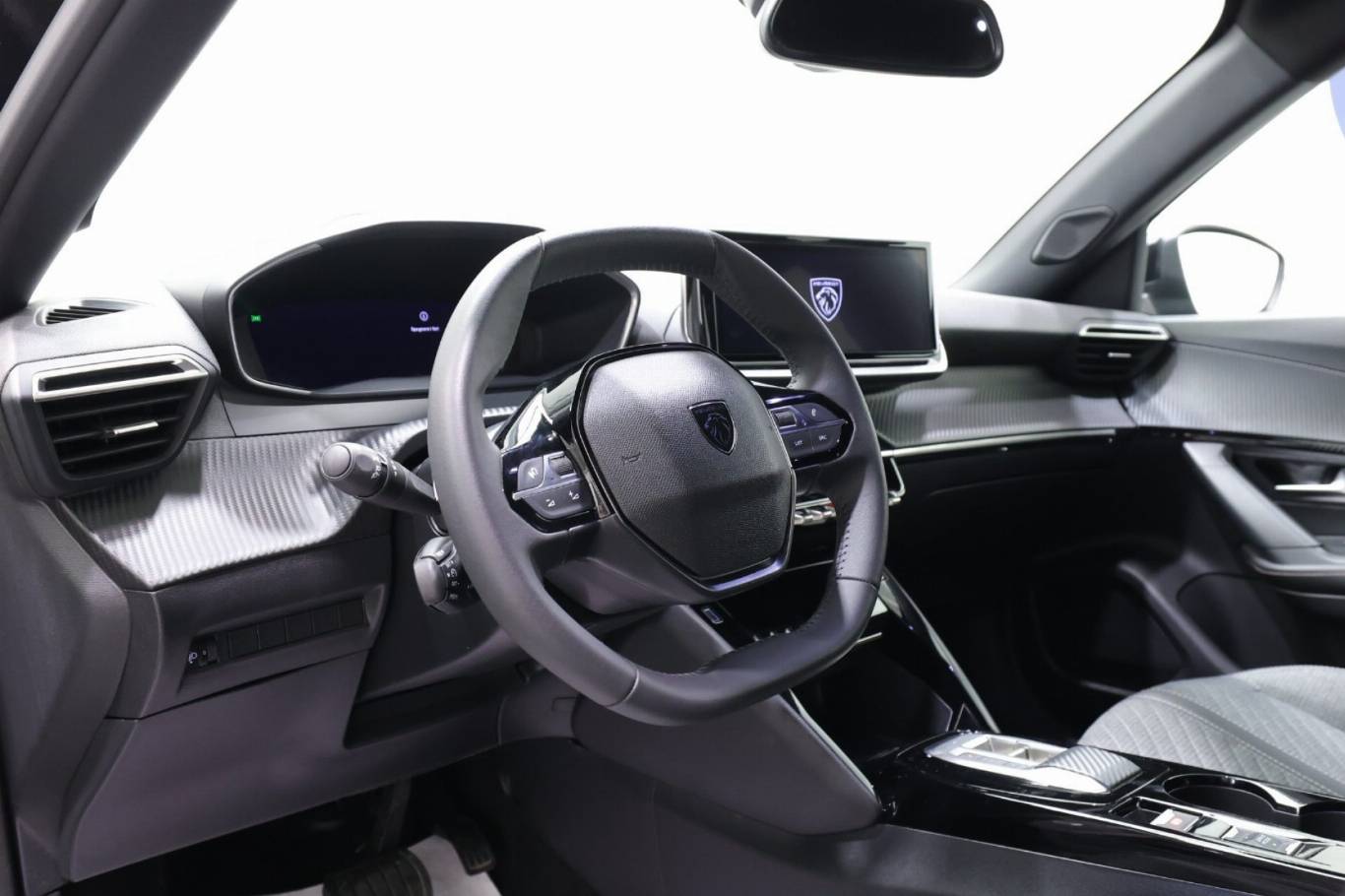 PEUGEOT 2008 5
