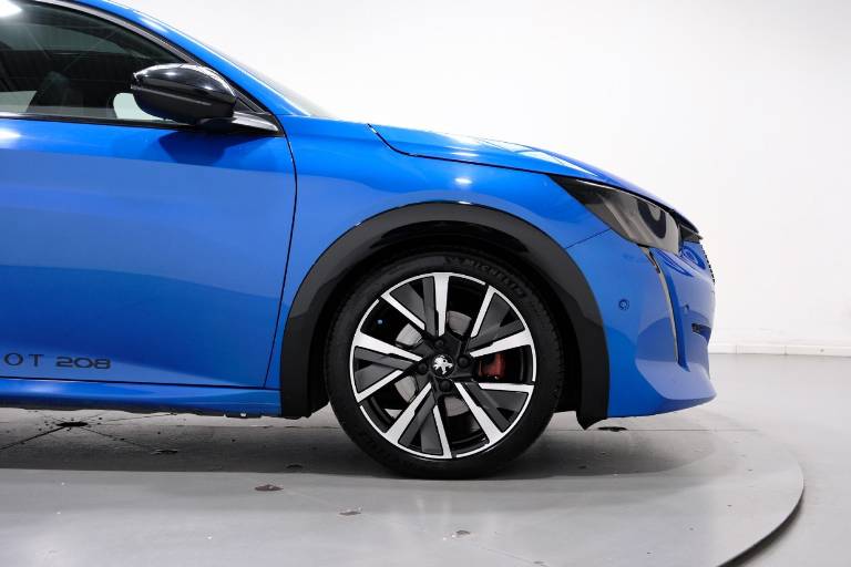 PEUGEOT 208 59