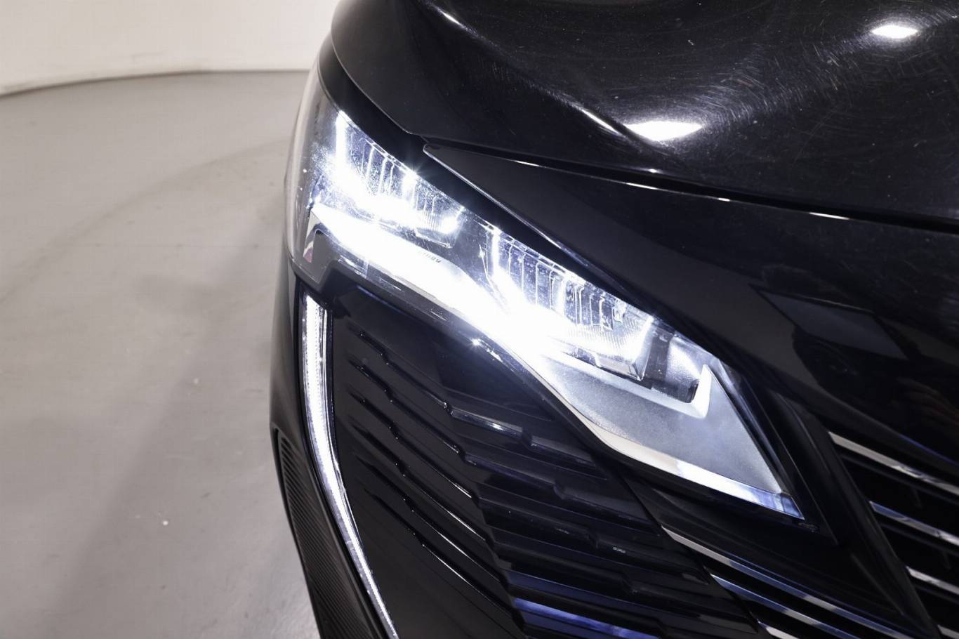 PEUGEOT 3008 16