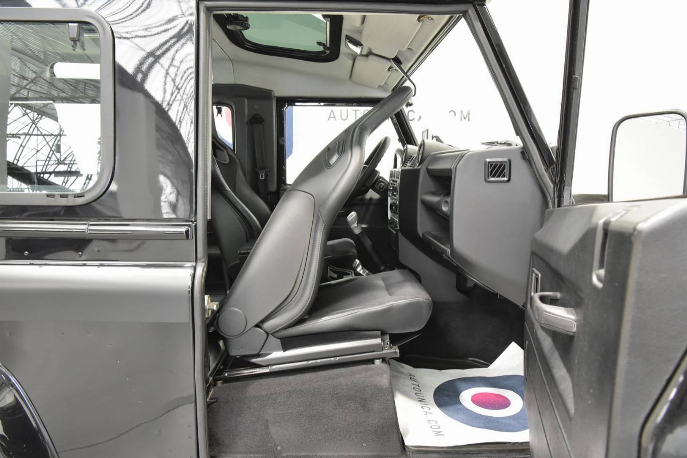 LAND ROVER Defender 54