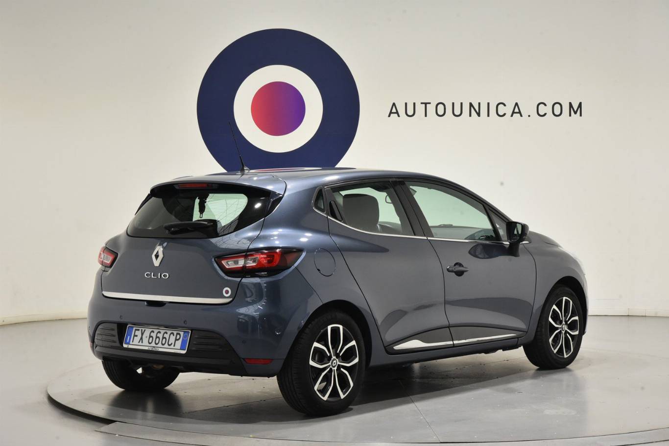 RENAULT Clio 30