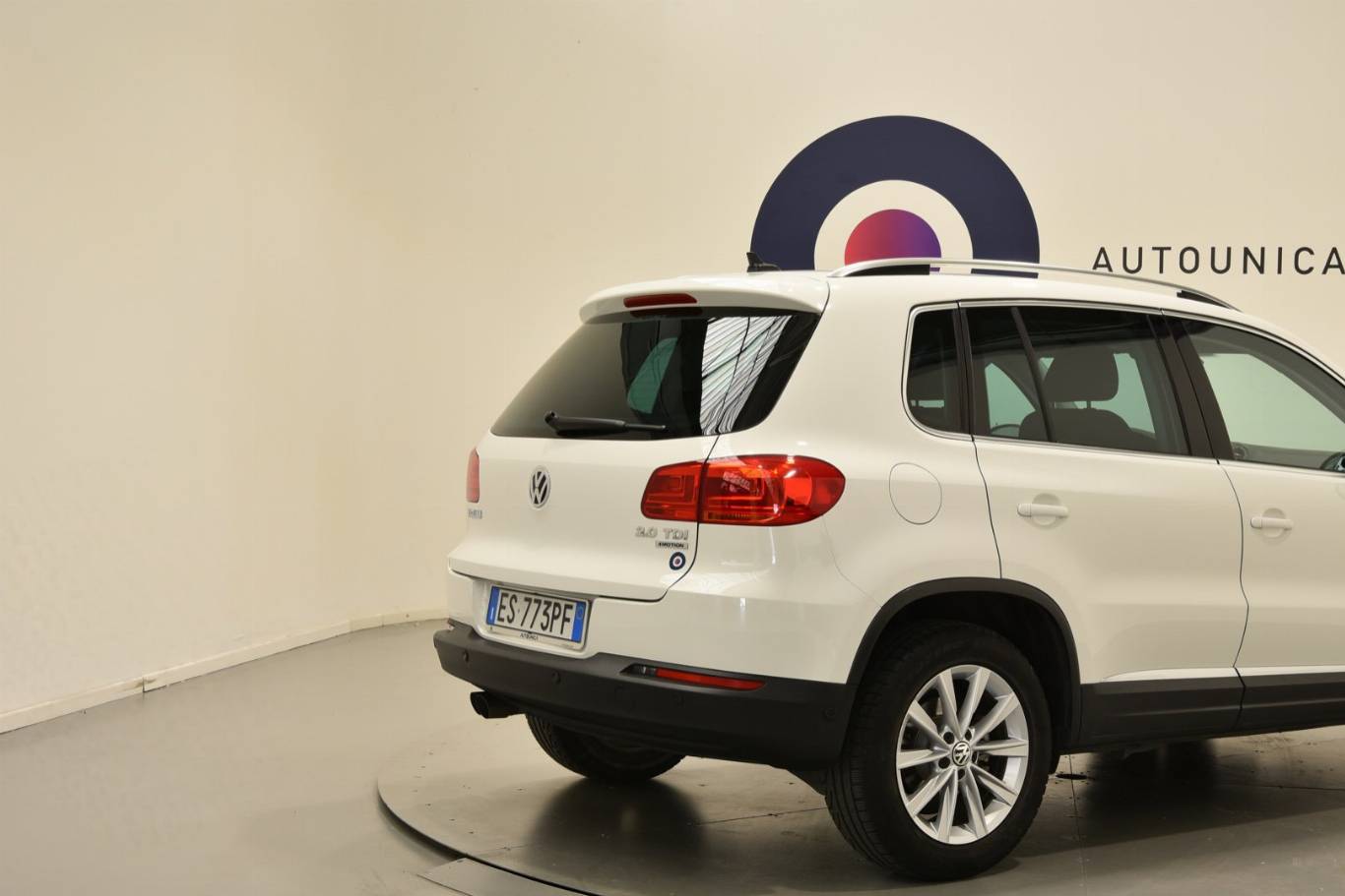 VOLKSWAGEN Tiguan 17