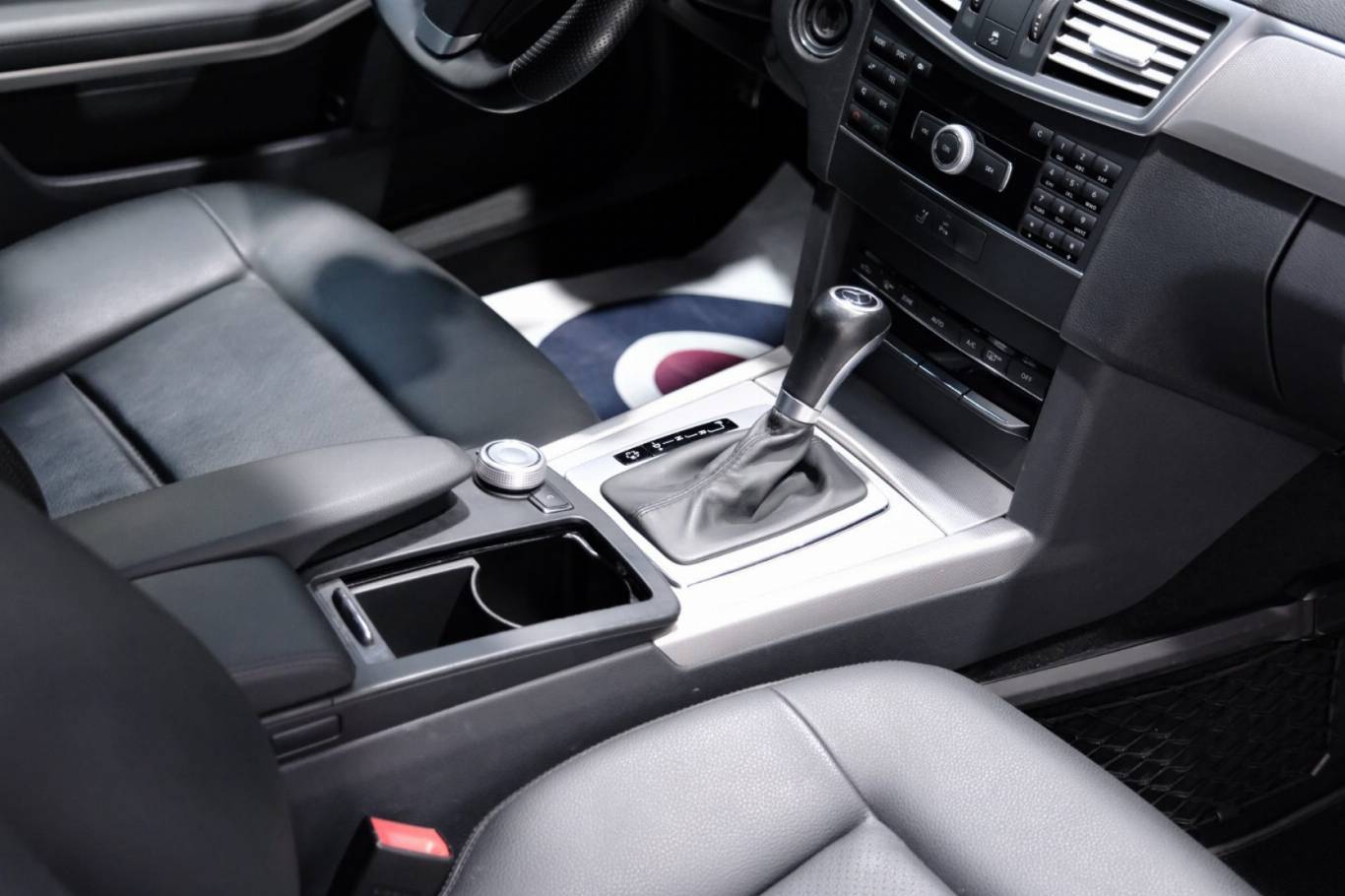 MERCEDES-BENZ E 250 72