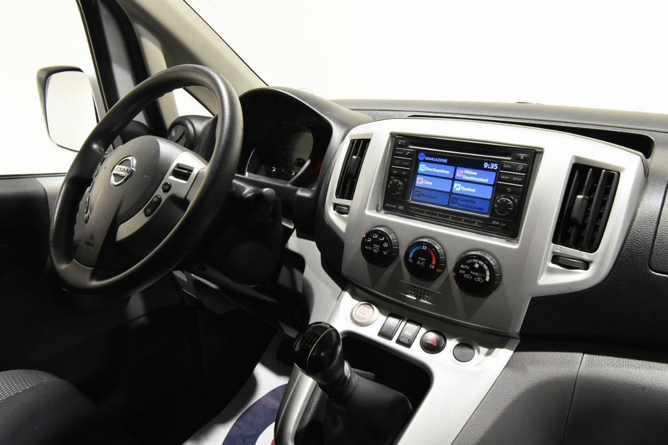 NISSAN NV200 23
