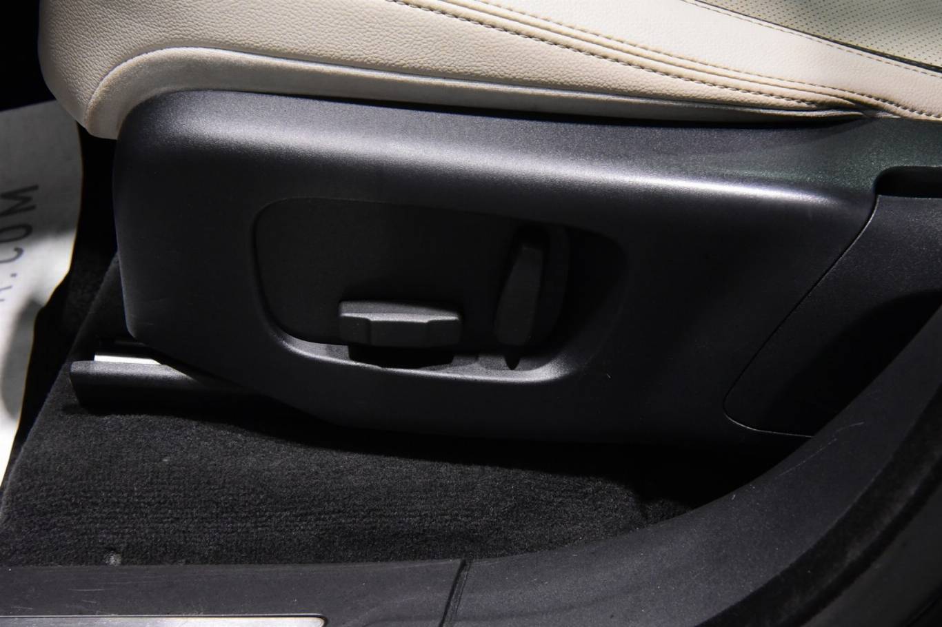 LAND ROVER Range Rover Velar 27