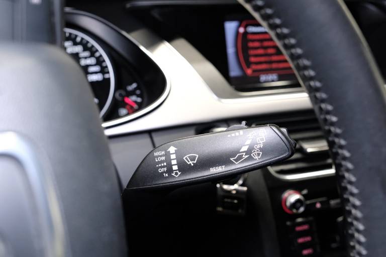 AUDI A4 24