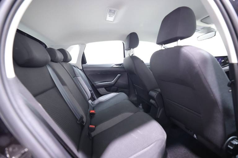 VOLKSWAGEN Polo 51