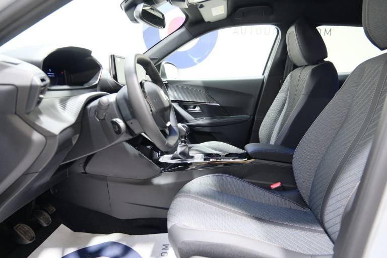 PEUGEOT 2008 21
