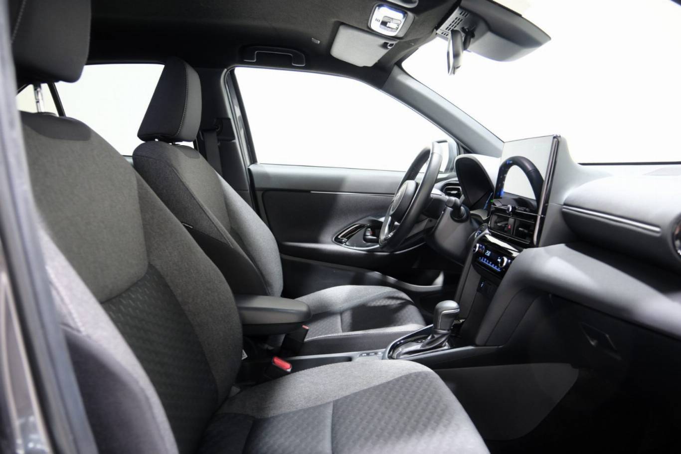 TOYOTA Yaris Cross 10