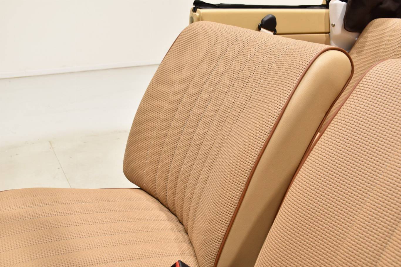 VOLKSWAGEN Maggiolino 18