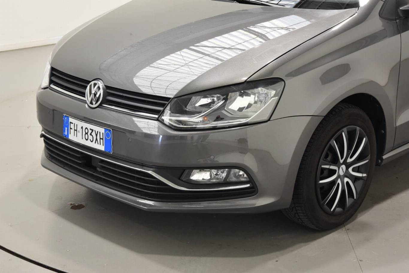 VOLKSWAGEN Polo 36