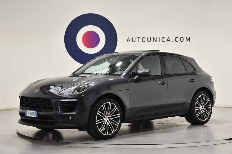PORSCHE Macan 1