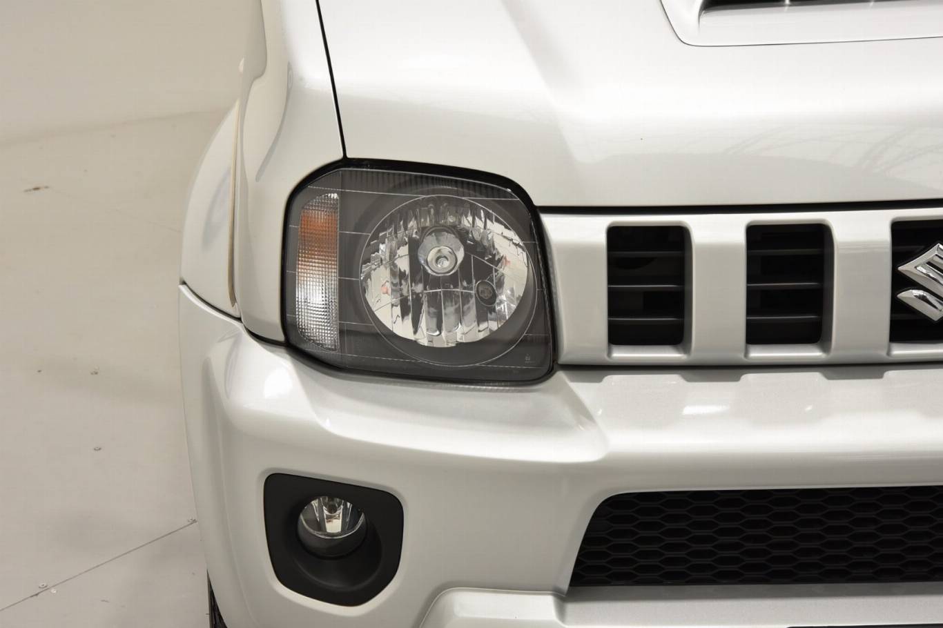 SUZUKI Jimny 13