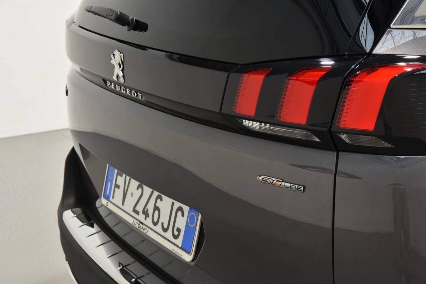 PEUGEOT 5008 63