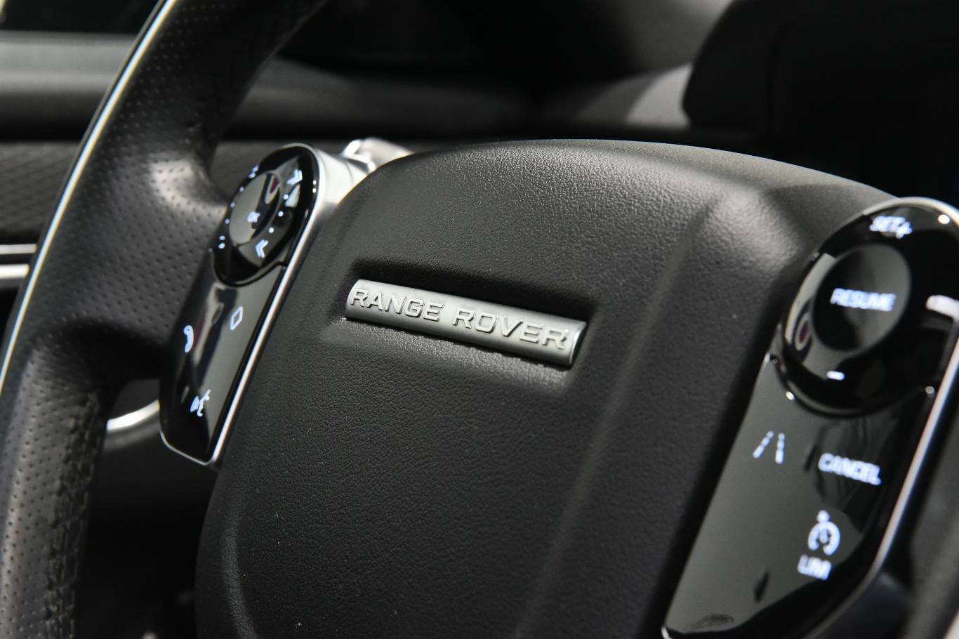 LAND ROVER Range Rover Velar 38