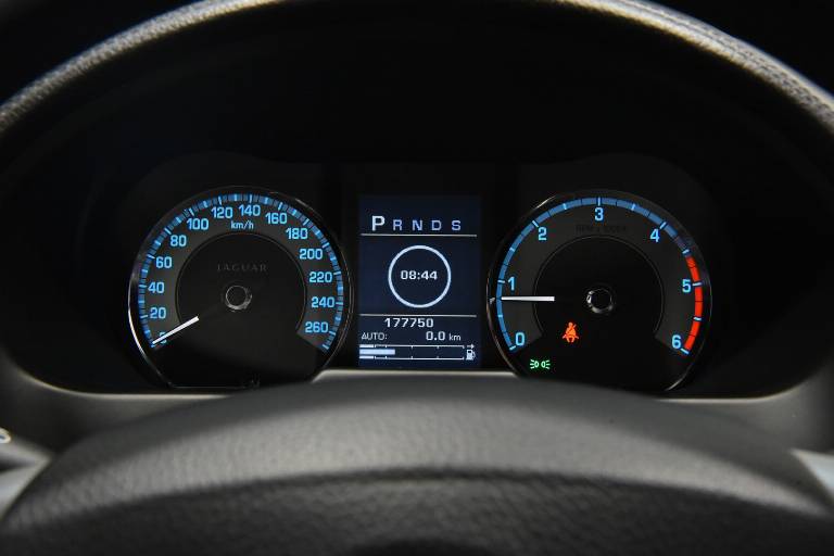 JAGUAR XF 26