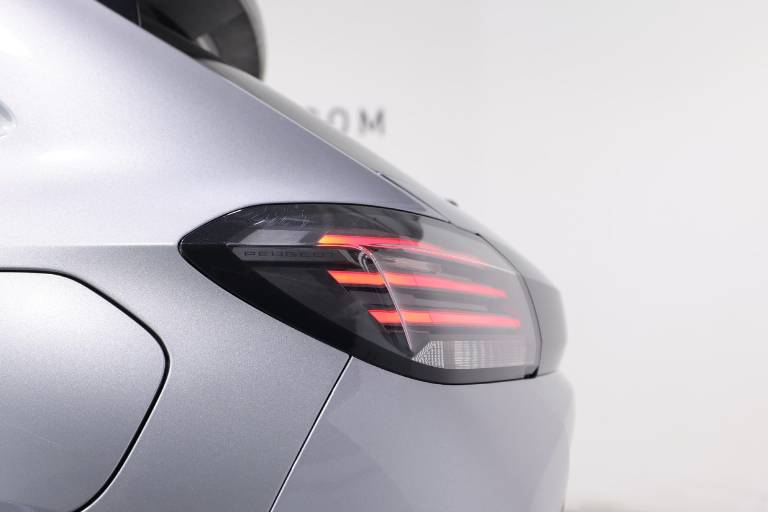 PEUGEOT 208 38