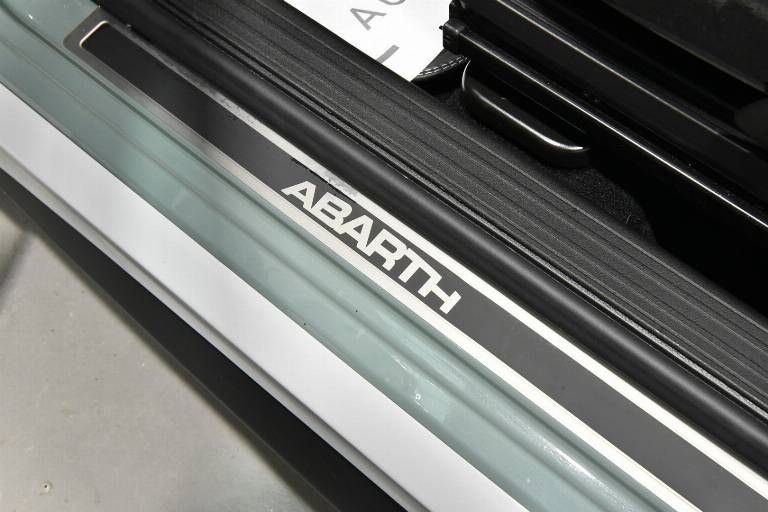 ABARTH 695 37