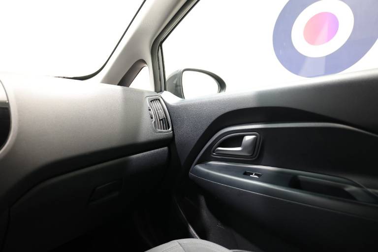 KIA Rio 31